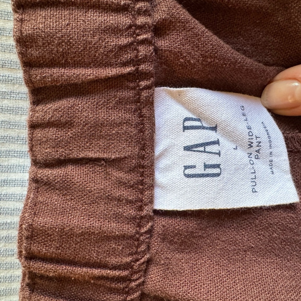 GAP Pull-on Wide Leg Pants with Cream Side Stripes - Picture 6 of 10